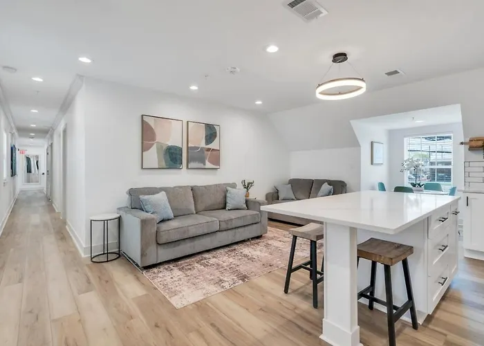 Spectacular Suites Sleep 20 Near Fq W Pool